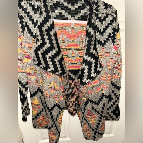 JODIFL Multicolor Geometric Cardigan - Picture 2 of 4